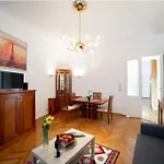 Premium Apartment With Free Parking - 15 Min To Center