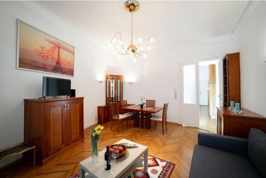 Premium With Free Parking - 15 Min To Center Apartment Wien