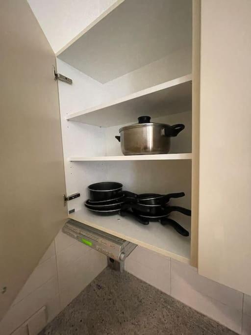 Premium With Free Parking - 15 Min To Center Apartment *