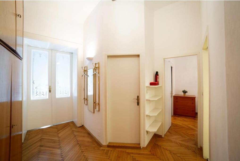 Apartment Premium With Free Parking - 15 Min To Center *